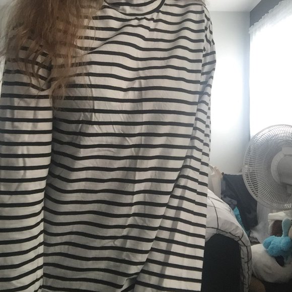 stripped turtleneck - Picture 2 of 3